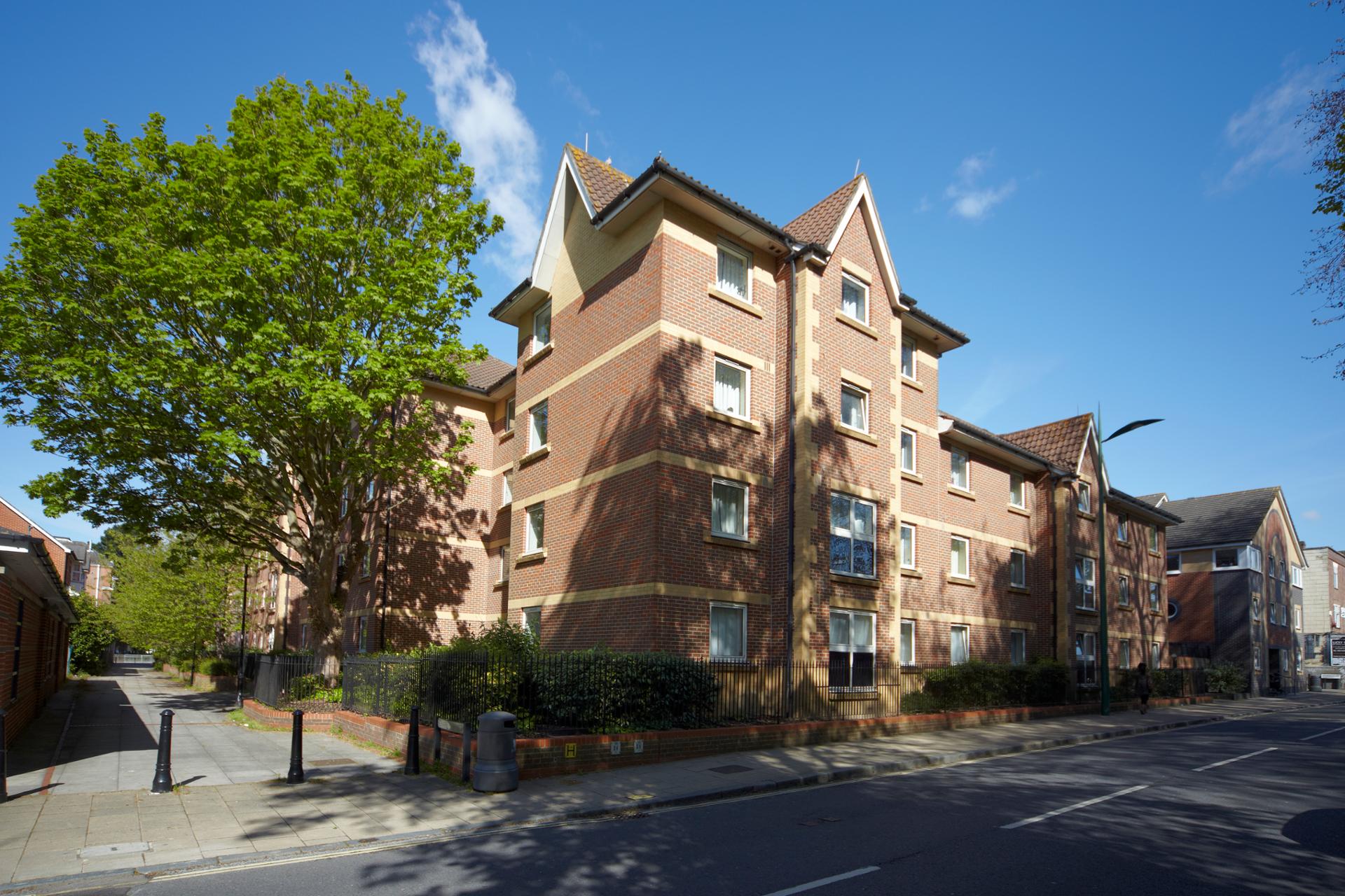 21 - residential accommodation - kimber hall - copyright Southampton Solent University.jpg